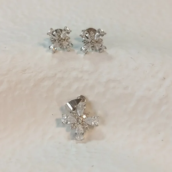 نیم ست نقره نگین دار مدل درخشا