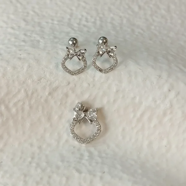 نیم ست نقره نگین دار مدل دلیا